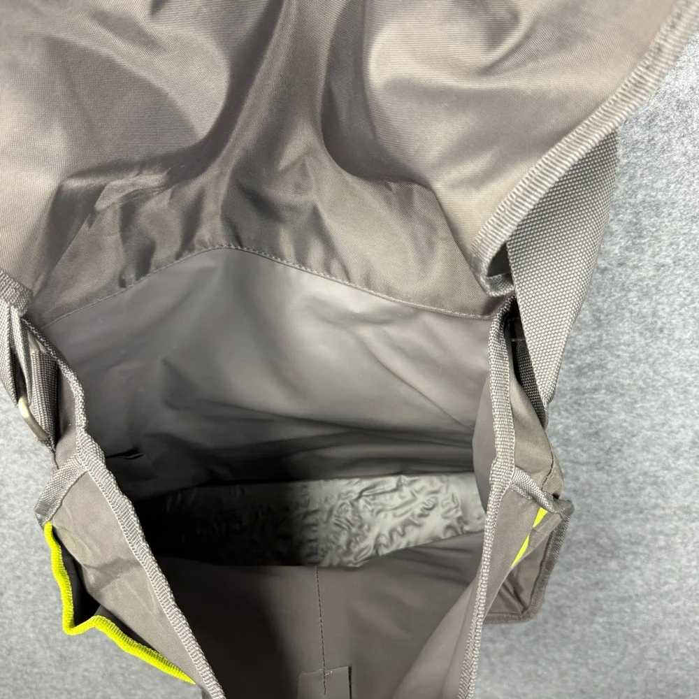 Kenneth Cole Reaction Messenger Bag Grey Neon Yellow Nylon Buckle Crossbody